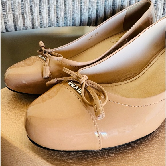 women's prada logo cream saffiano leather cap toe 37.5 - Picture 8 of 16